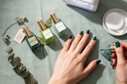Green Flash Nail Polish Reviews Complete Guide: Traditional Gel, Wear Time